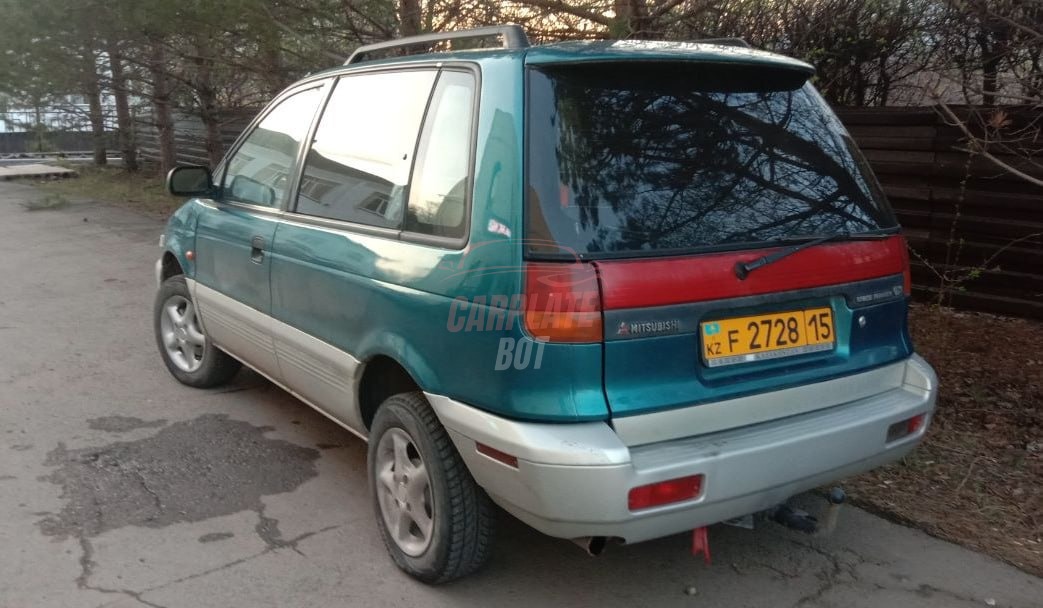 Mitsubishi Space Runner