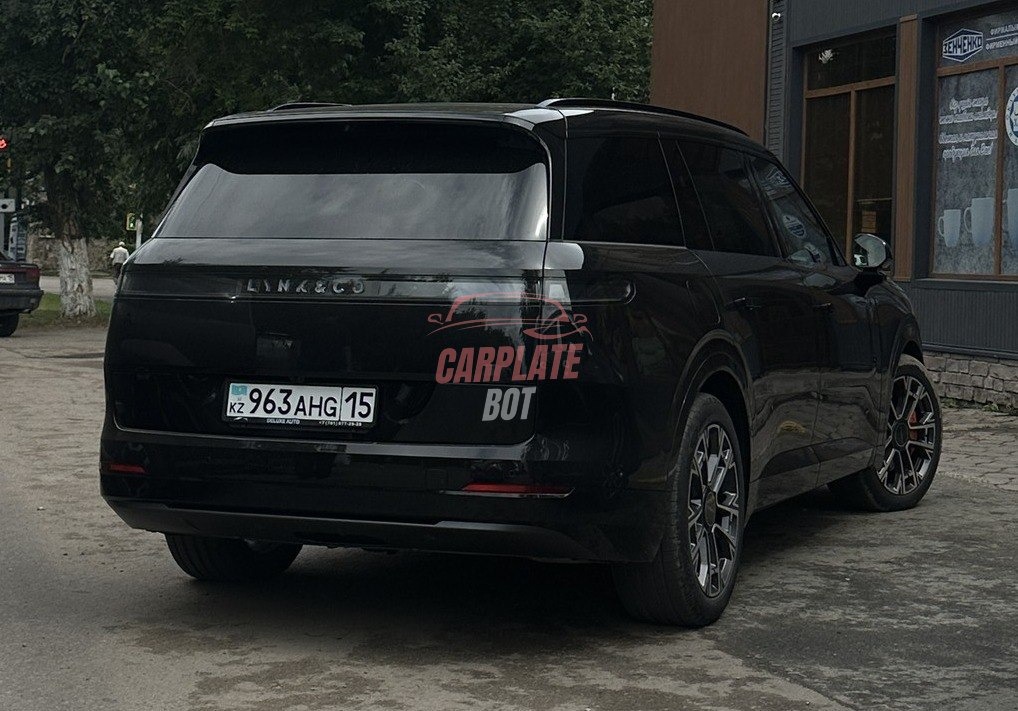 Lynk & Co 900