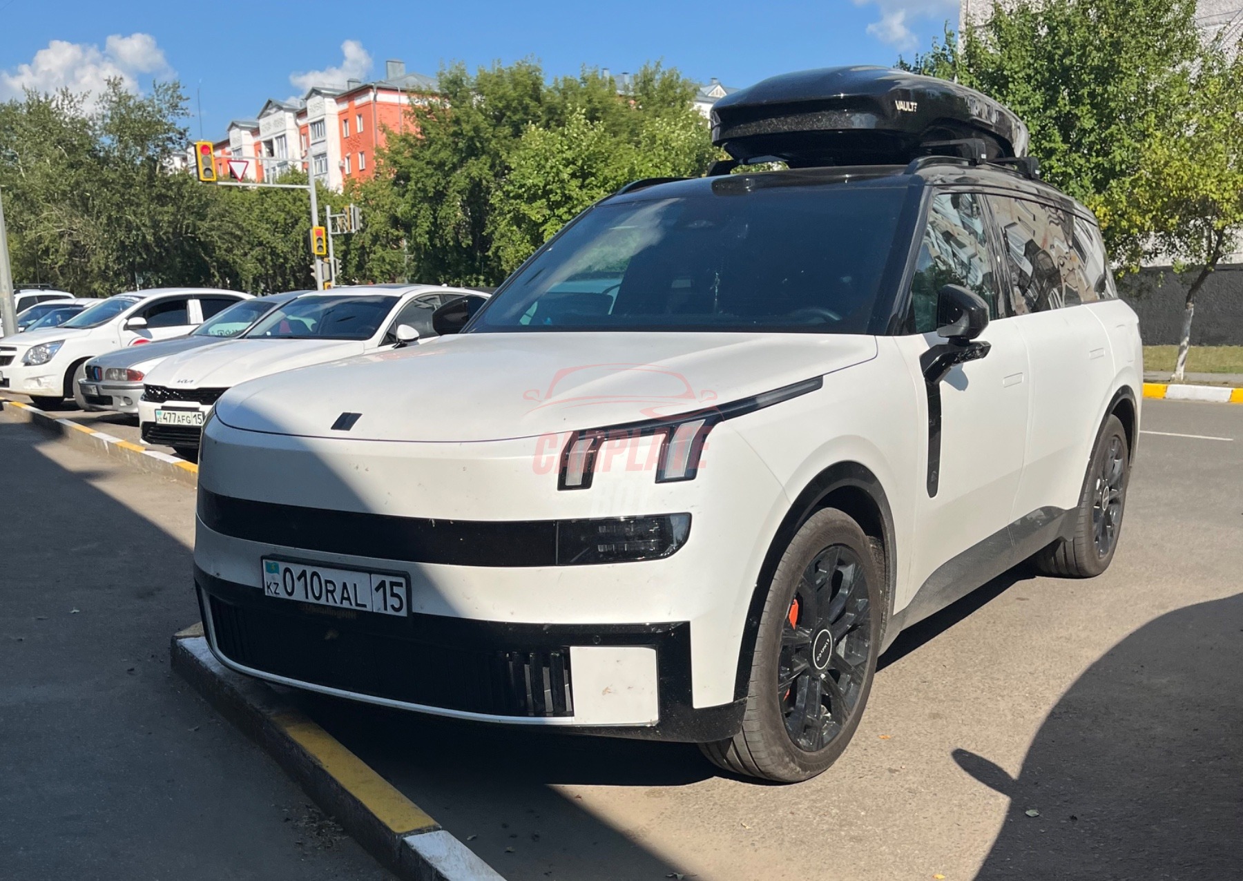 Lynk & Co 900