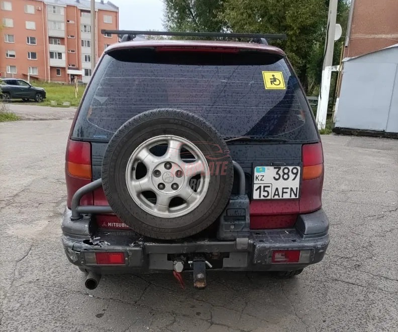 Mitsubishi Space Runner