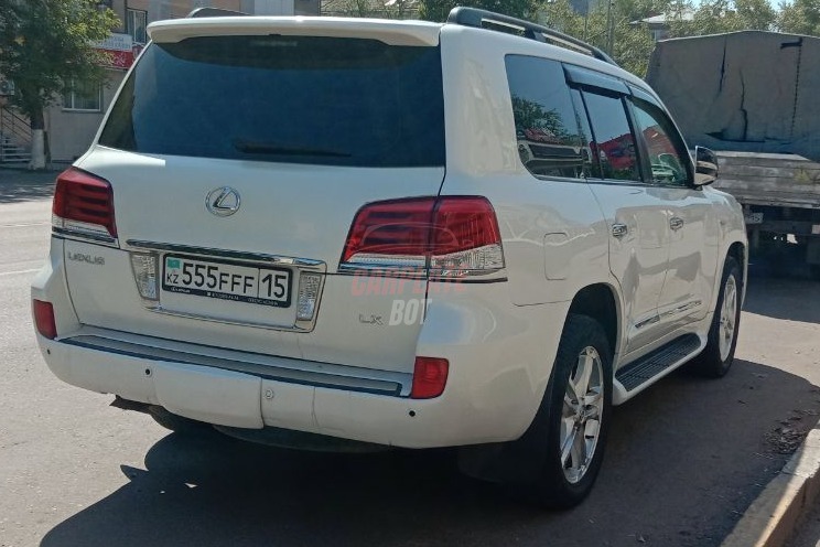 Lexus LX