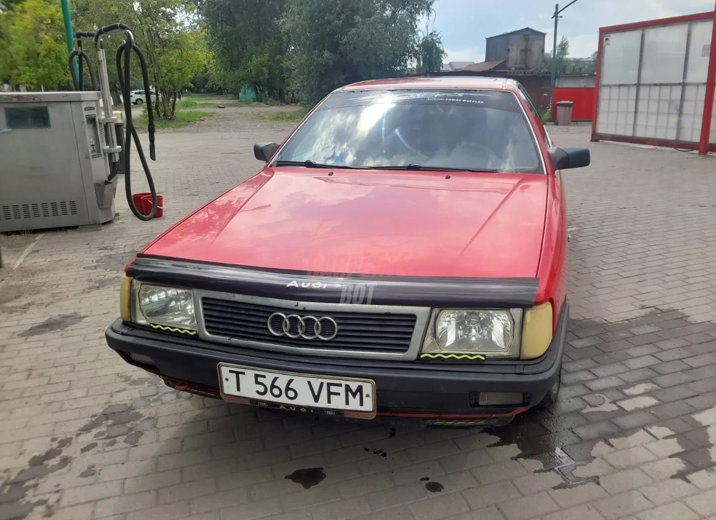 Audi 100