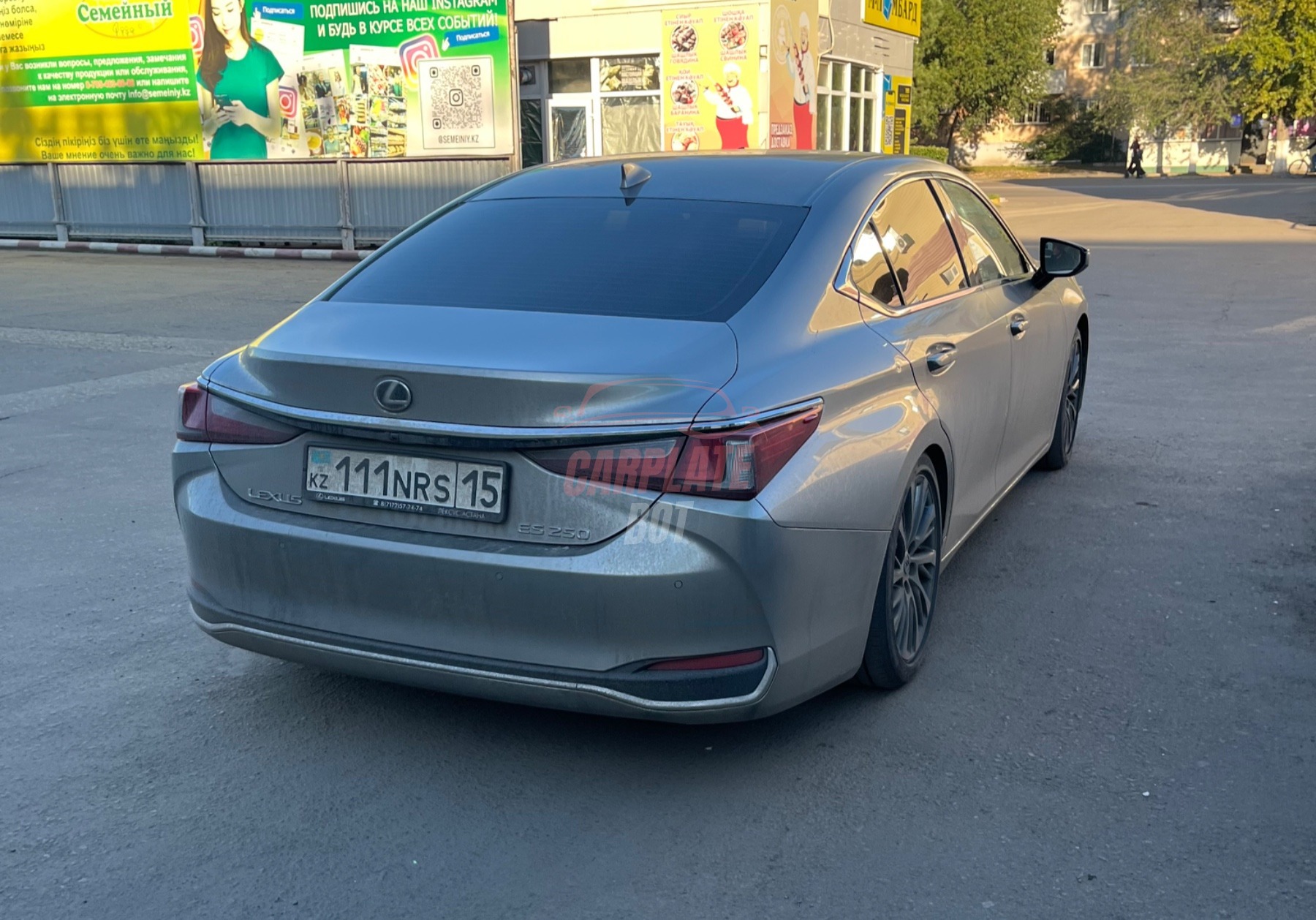 Lexus ES