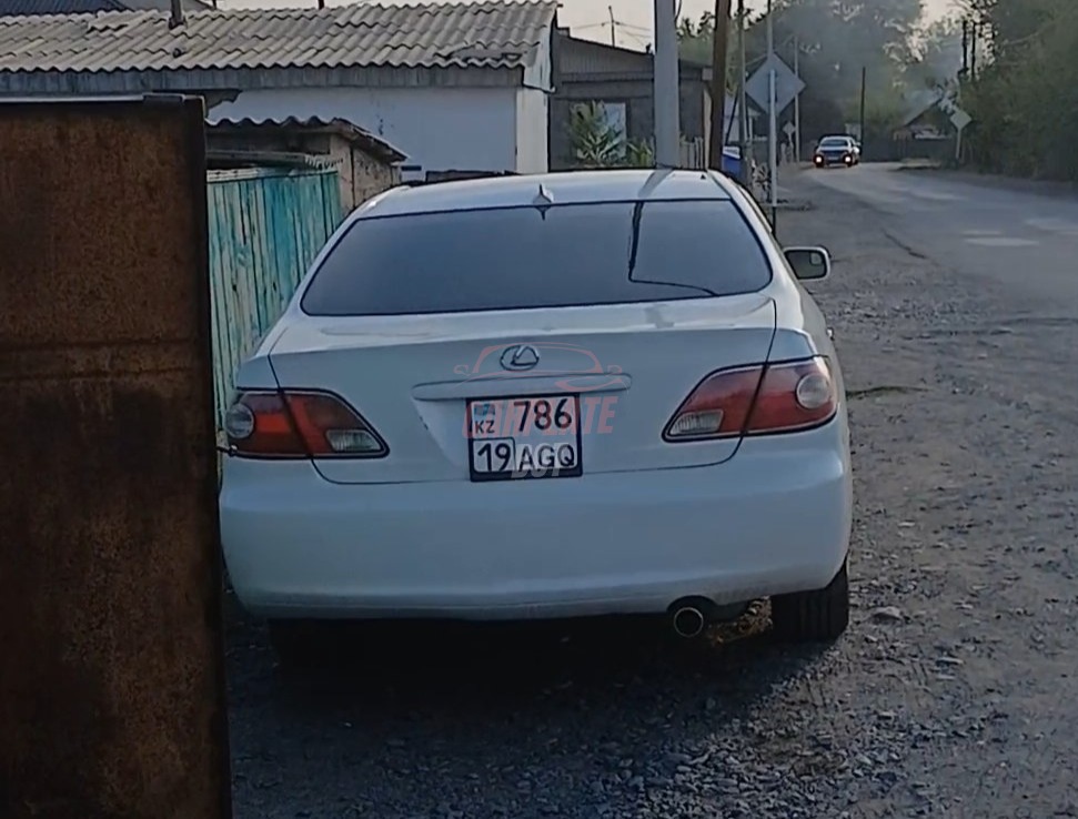 Lexus ES